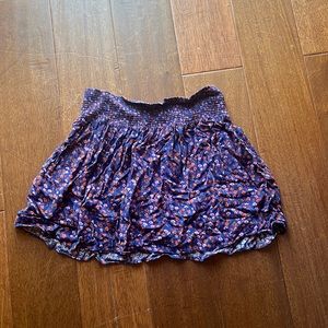 MOSSIMO SUPPLY CO FLORAL MINI SKIRT SIZE L.